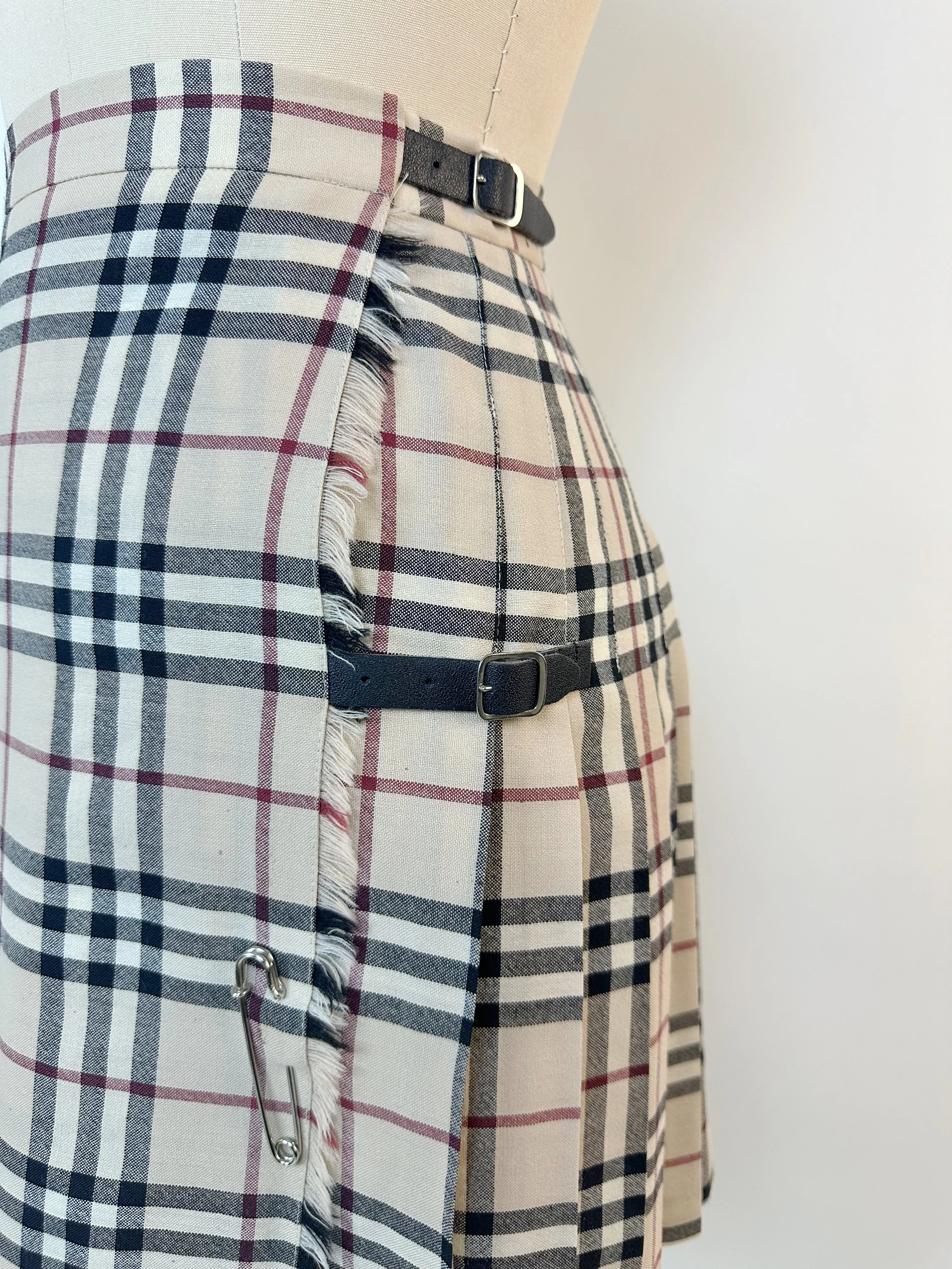 Burberry Vintage Plaid Fridge Buckled Mini Skirt