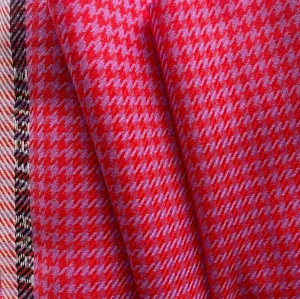 High-End Lilac & Candy Red Houndstooth Wool Twill (Made in Italy)