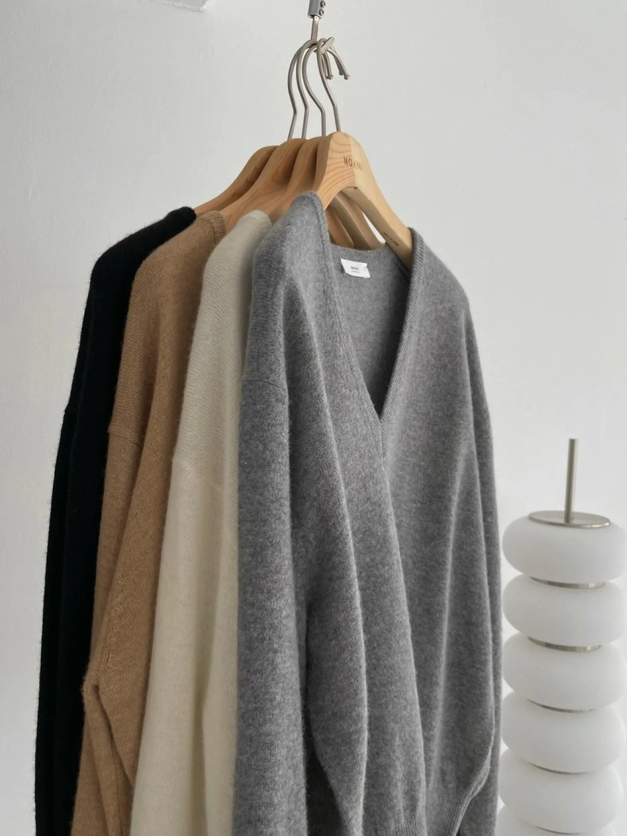 WOOL CASHMERE V-NECK TOP