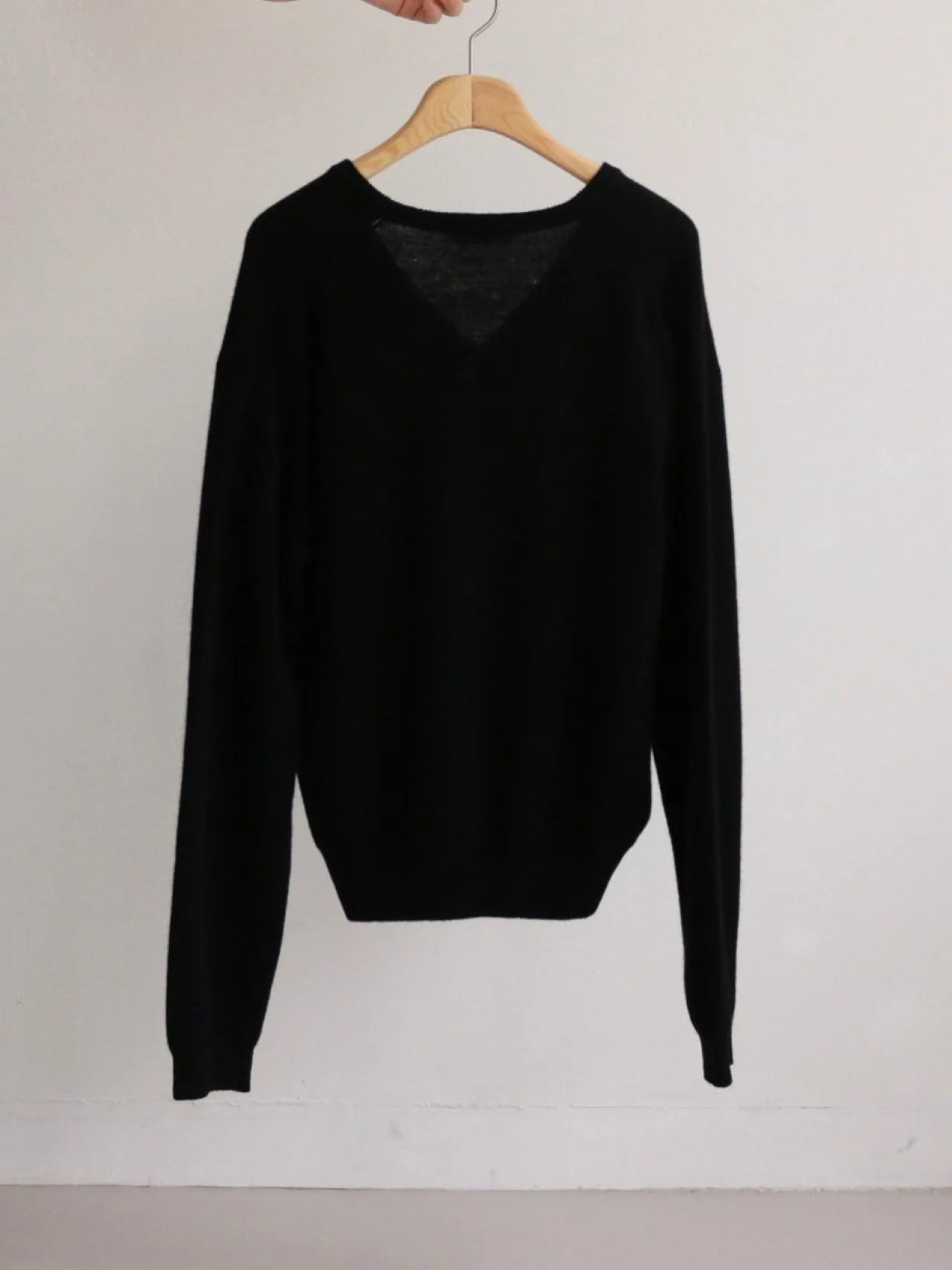 WOOL CASHMERE V-NECK TOP