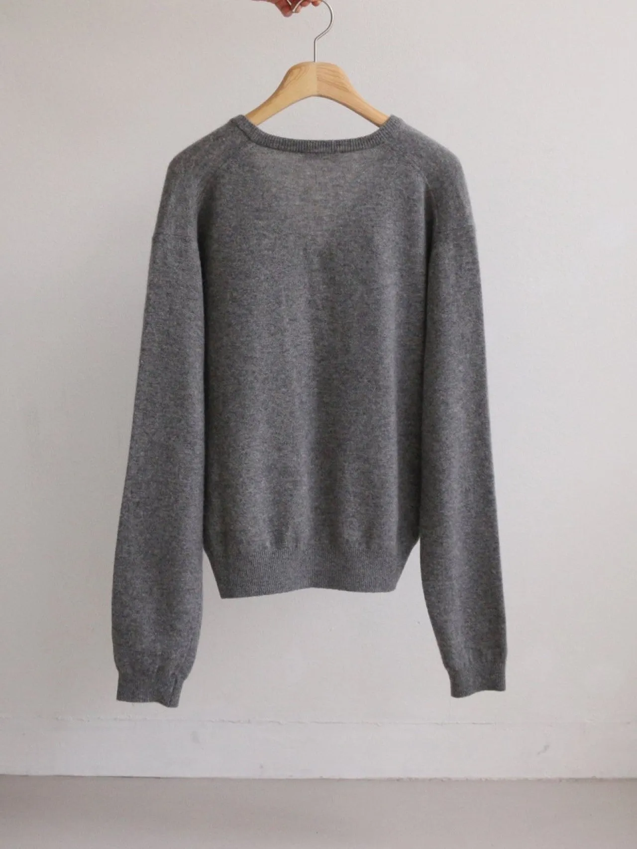 WOOL CASHMERE V-NECK TOP